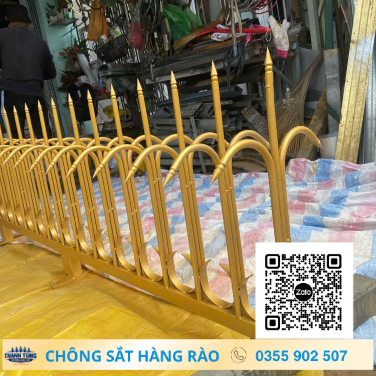 Chông hàng rào kết hợp móng ngựa sắt